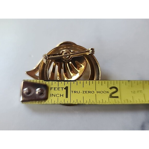 Coro Gold Tone Metal Brooch Vintage Costume Jewelry - Picture 10 of 10
